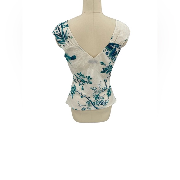 Elegant Floral V-Neck Blouse - White and Blue - Picture 2 of 6